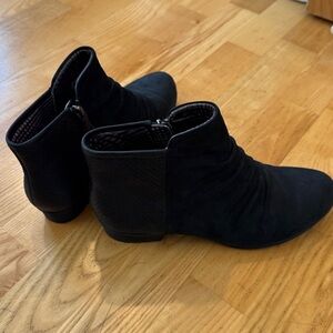 Cobb Hill by Rockport Gratasha 2 Panel Black Leather Ankle Boot Size 9.5 Women